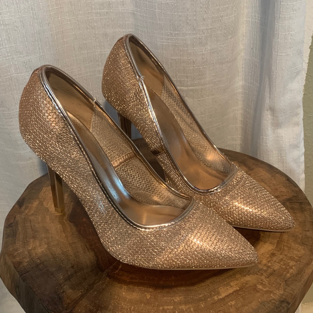 Charlotte Russe Rose Gold shimmery High heels sz 9 - Picture 4 of 9